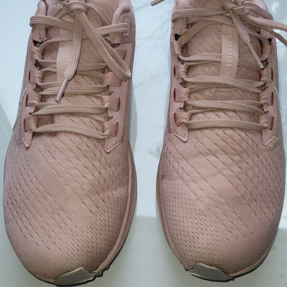 Women's Nike Air Zoom Pegasus 38 Trainers in Barely Rose Size US 9 - Picture 3 of 10